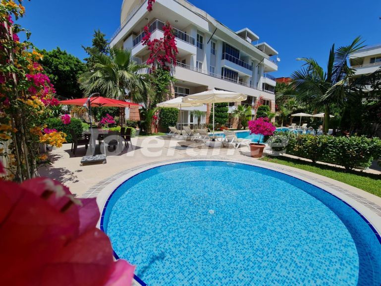 Appartement еn Kemer Centre, Kemer piscine - acheter un bien immobilier en Turquie - 137789