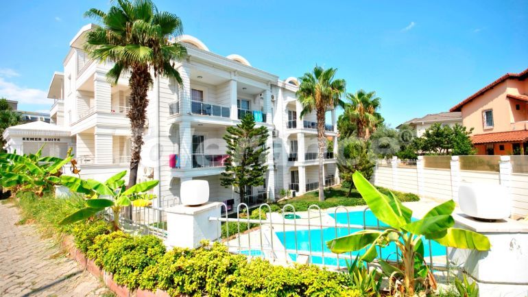 Apartment in City Center, Kemer pool - buy realty in Turkey - 42701