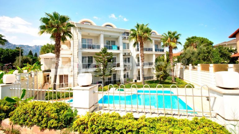 Apartment in City Center, Kemer pool - buy realty in Turkey - 42704