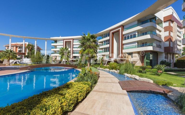 Apartment in Konyaaltı, Antalya with pool - buy realty in Turkey - 101832