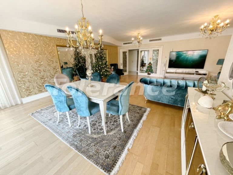 Apartment in Konyaaltı, Antalya with pool - buy realty in Turkey - 101836