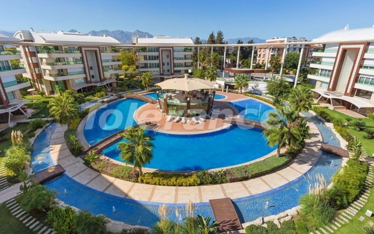 Apartment in Konyaaltı, Antalya with pool - buy realty in Turkey - 101837