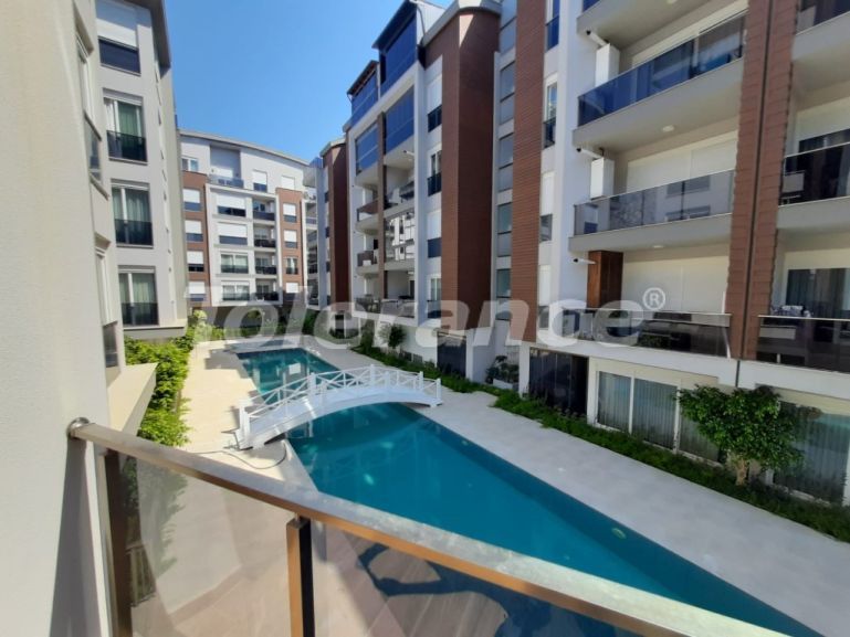 Apartment in Konyaaltı, Antalya with pool - buy realty in Turkey - 109039