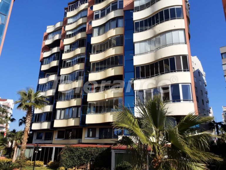 Apartment in Konyaaltı, Antalya with sea view with pool - buy realty in Turkey - 115536