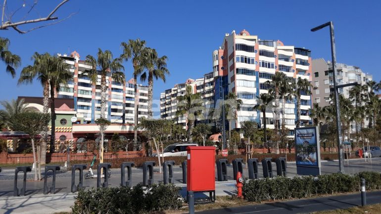 Apartment in Konyaaltı, Antalya with sea view with pool - buy realty in Turkey - 115545