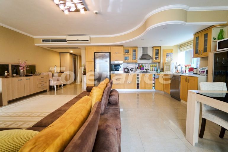 Apartment in Konyaaltı, Antalya with sea view with pool - buy realty in Turkey - 117030