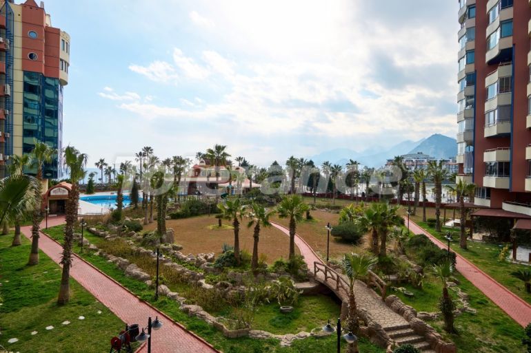 Apartment in Konyaaltı, Antalya with sea view with pool - buy realty in Turkey - 117033