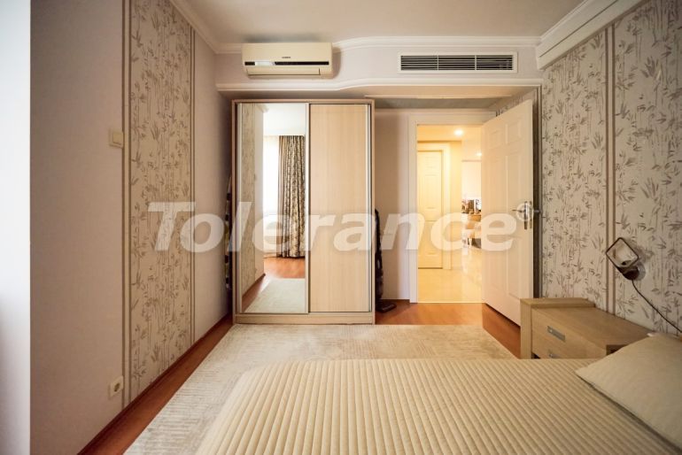 Apartment in Konyaaltı, Antalya with sea view with pool - buy realty in Turkey - 117069