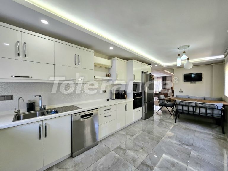 Apartment in Konyaaltı, Antalya with pool - buy realty in Turkey - 132195