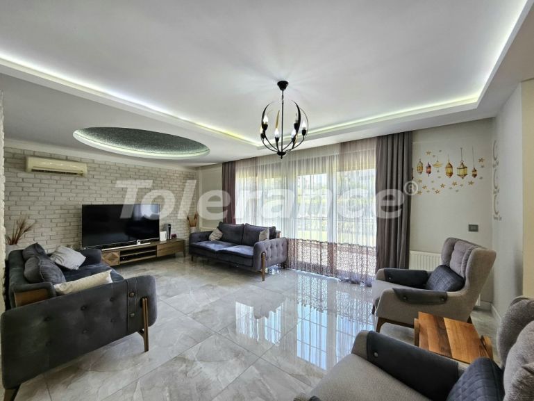 Apartment in Konyaaltı, Antalya with pool - buy realty in Turkey - 132202