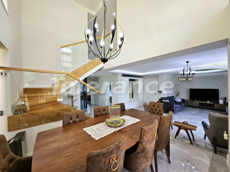 Apartment in Konyaaltı, Antalya with pool - buy realty in Turkey - 132206