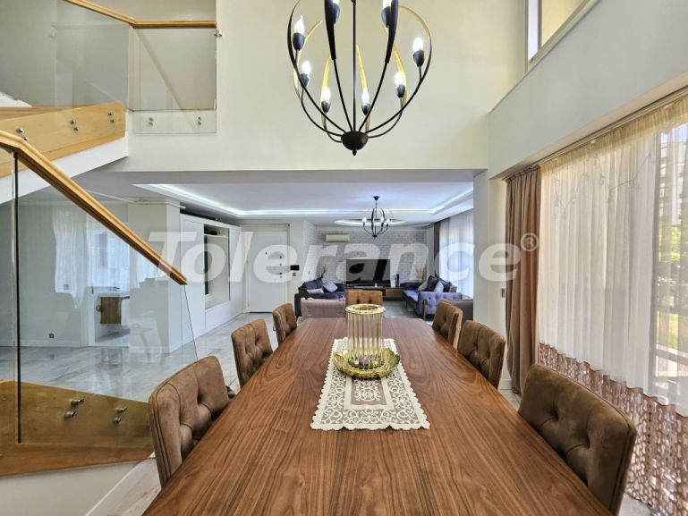 Apartment in Konyaaltı, Antalya with pool - buy realty in Turkey - 132216