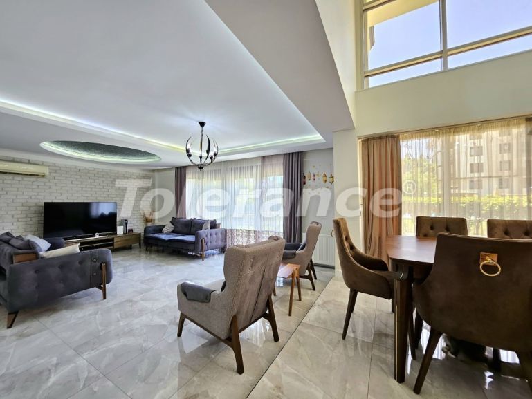 Apartment in Konyaaltı, Antalya with pool - buy realty in Turkey - 132221