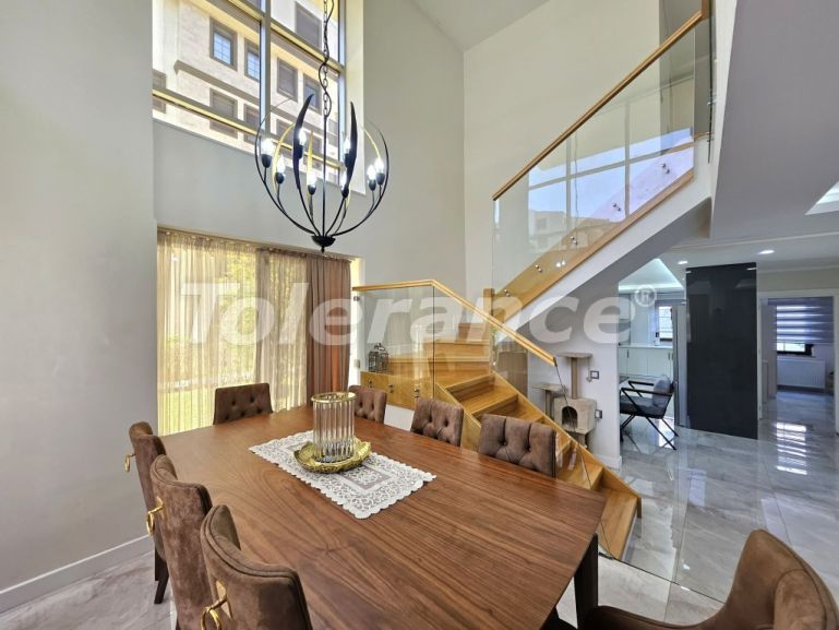 Apartment in Konyaaltı, Antalya with pool - buy realty in Turkey - 132225