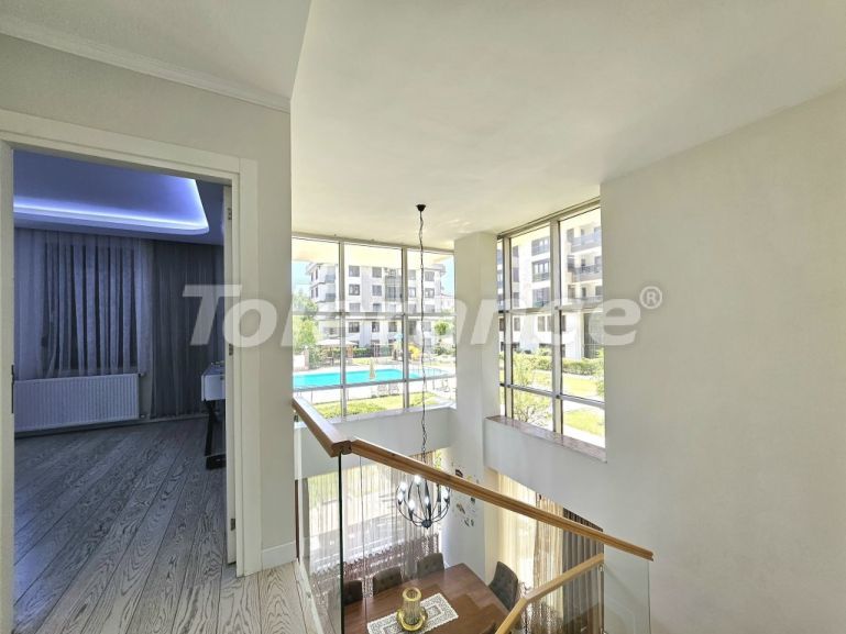 Apartment in Konyaaltı, Antalya with pool - buy realty in Turkey - 132236