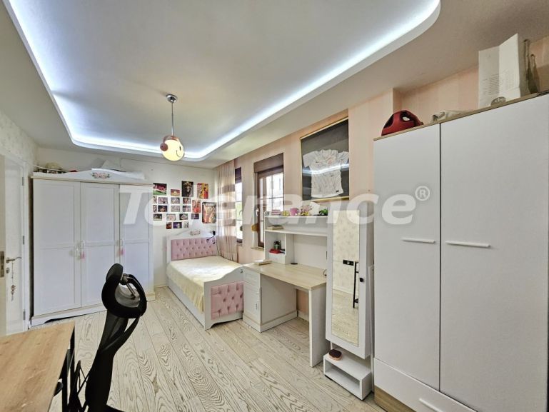 Apartment in Konyaaltı, Antalya with pool - buy realty in Turkey - 132237