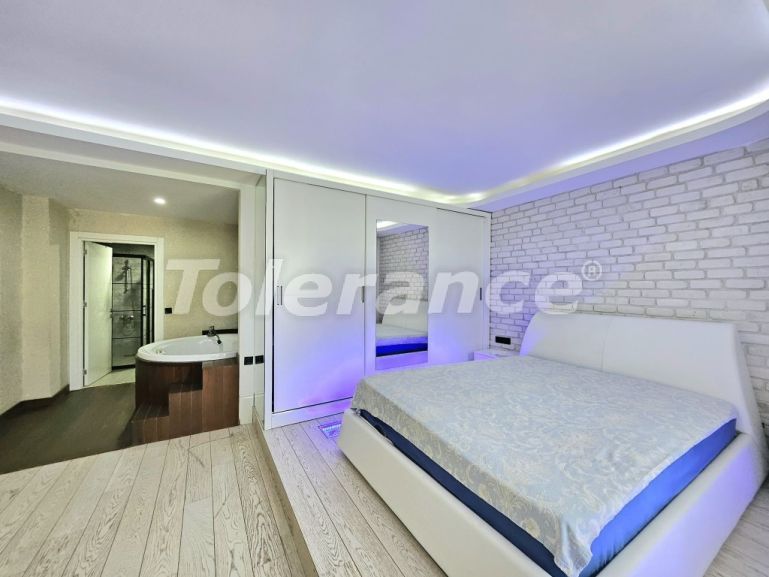 Apartment in Konyaaltı, Antalya with pool - buy realty in Turkey - 132238