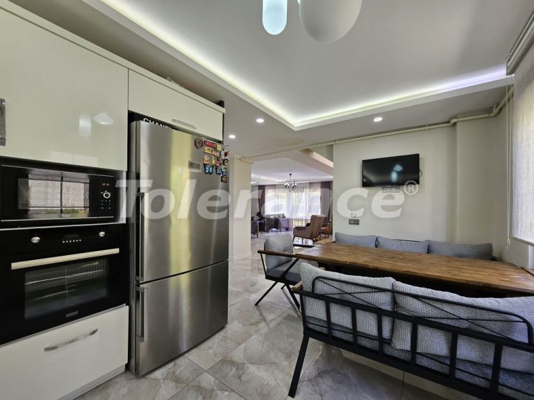 Apartment in Konyaaltı, Antalya with pool - buy realty in Turkey - 132241