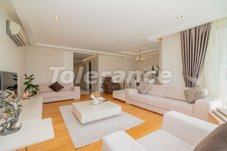 Apartment in Konyaaltı, Antalya with pool - buy realty in Turkey - 135160