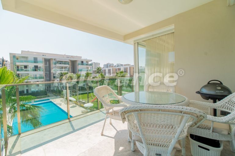 Apartment in Konyaaltı, Antalya with pool - buy realty in Turkey - 135173