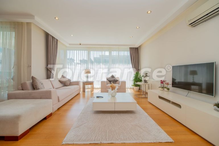 Apartment in Konyaaltı, Antalya with pool - buy realty in Turkey - 135174