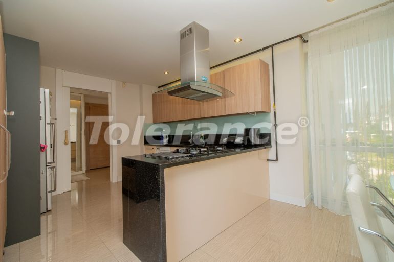 Apartment in Konyaaltı, Antalya with pool - buy realty in Turkey - 135176