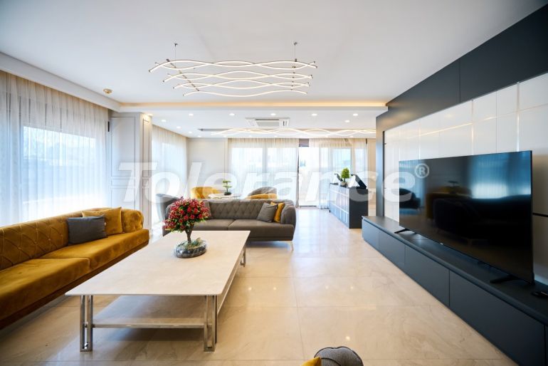 Apartment in Konyaaltı, Antalya with pool - buy realty in Turkey - 145497