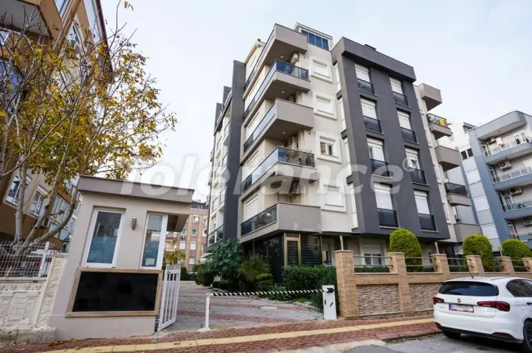 Apartment in Konyaalti, Antalya pool - buy realty in Turkey - 32068