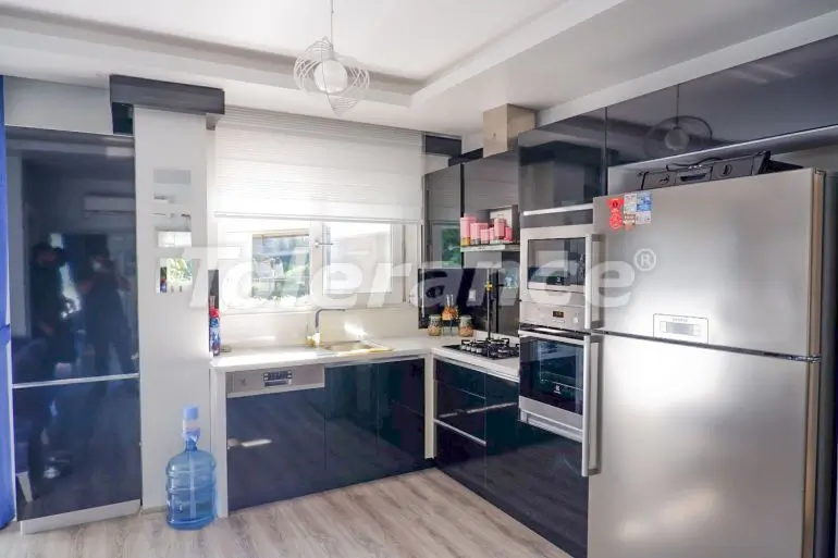 Apartment in Konyaalti, Antalya pool - buy realty in Turkey - 33170