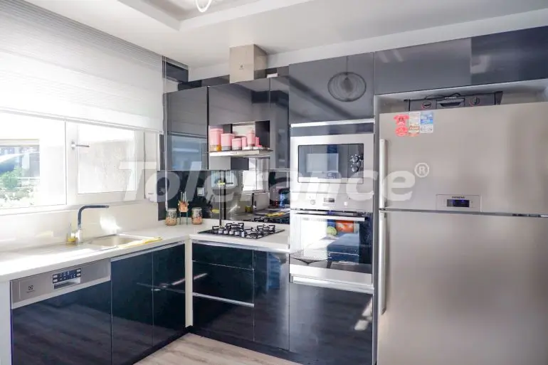 Apartment in Konyaalti, Antalya pool - buy realty in Turkey - 33178