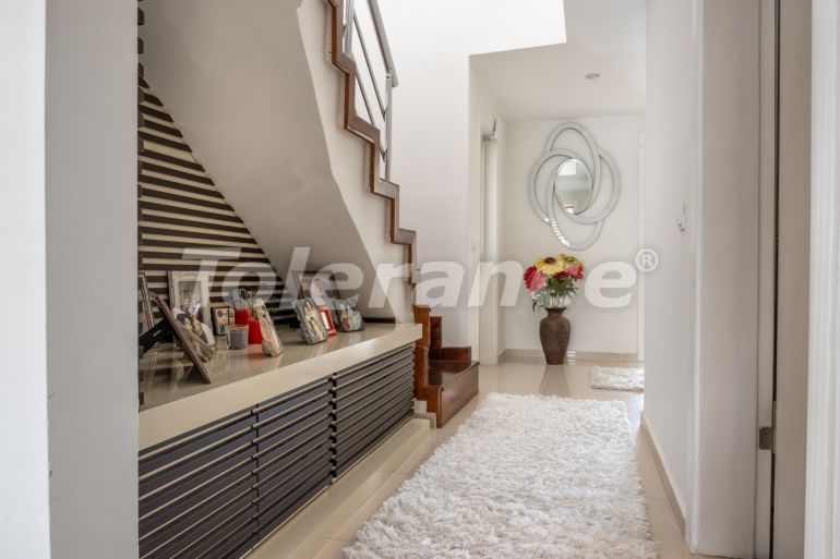 Apartment in Konyaalti, Antalya pool - buy realty in Turkey - 42595