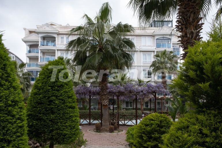 Apartment in Konyaalti, Antalya pool - buy realty in Turkey - 42600