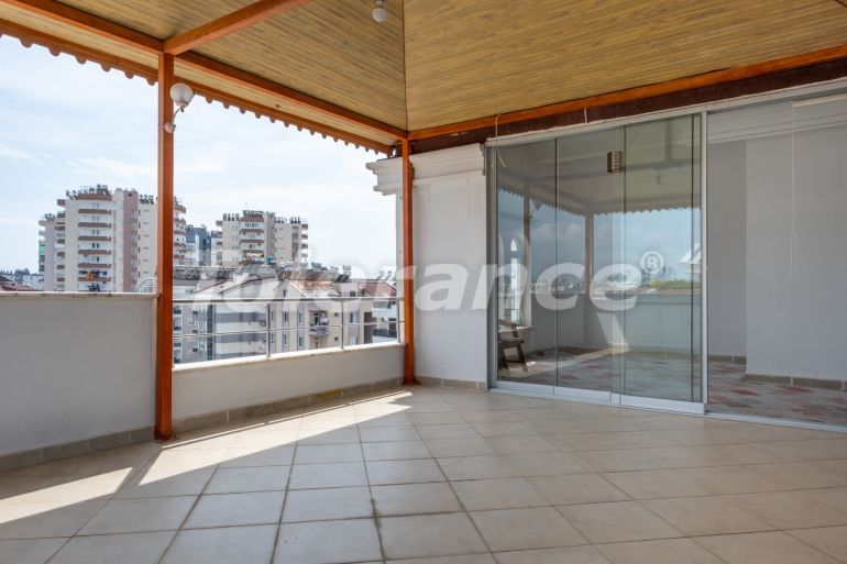 Apartment in Konyaalti, Antalya pool - buy realty in Turkey - 42601