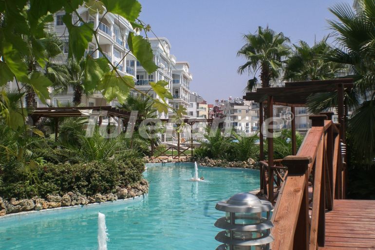 Apartment in Konyaalti, Antalya pool - buy realty in Turkey - 42603