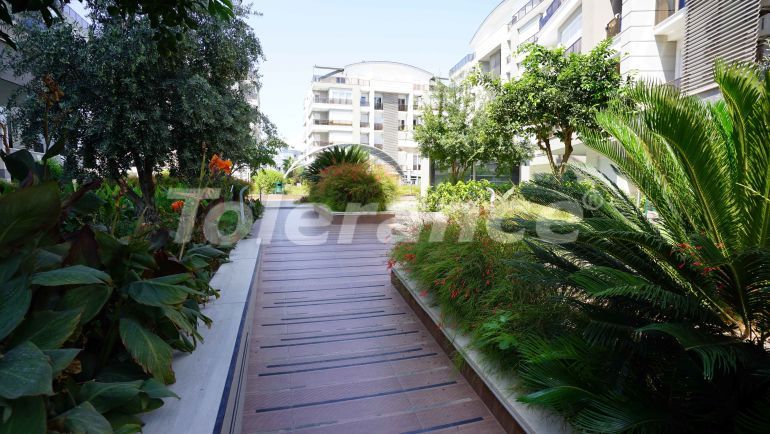 Apartment in Konyaalti, Antalya pool - buy realty in Turkey - 44403