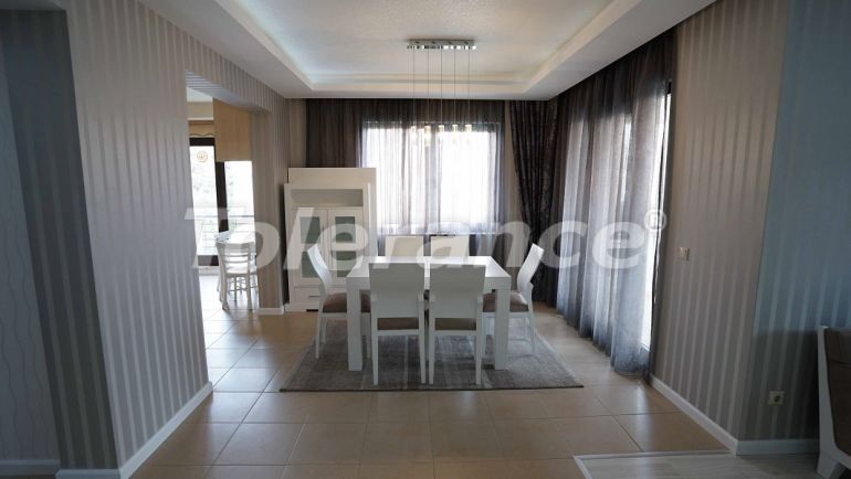 Apartment in Konyaalti, Antalya pool - buy realty in Turkey - 47224