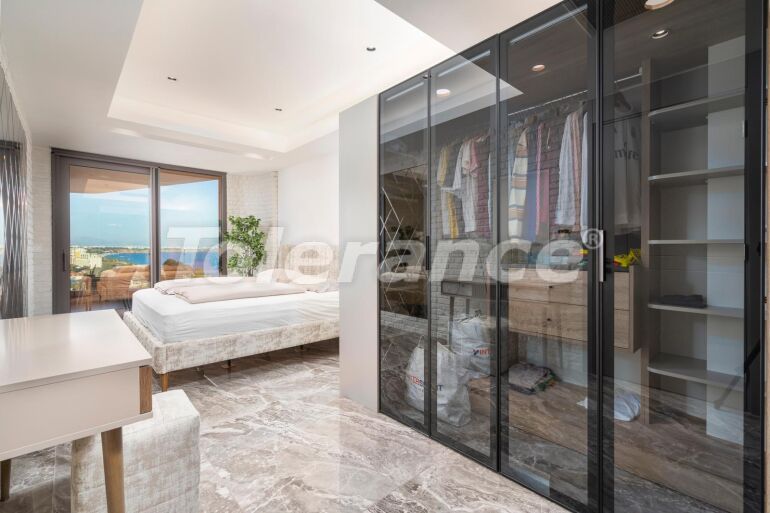 Apartment in Konyaaltı, Antalya with sea view with pool - buy realty in Turkey - 64163