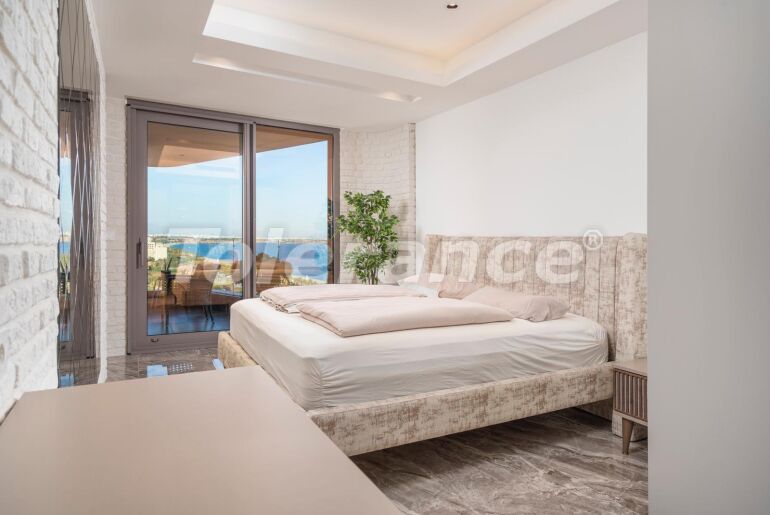 Apartment in Konyaaltı, Antalya with sea view with pool - buy realty in Turkey - 64175