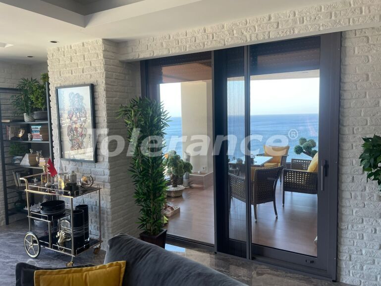 Apartment in Konyaaltı, Antalya with sea view with pool - buy realty in Turkey - 64177