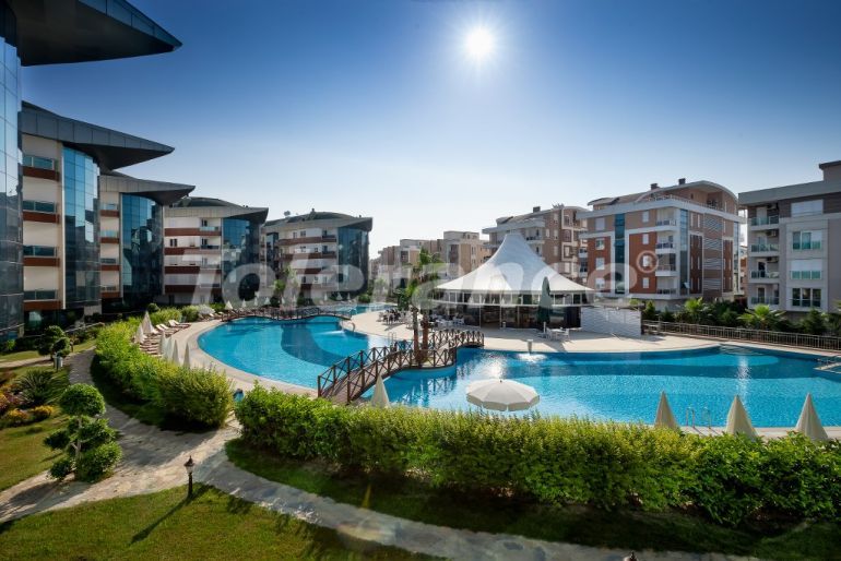 Apartment in Konyaaltı, Antalya with pool - buy realty in Turkey - 70474