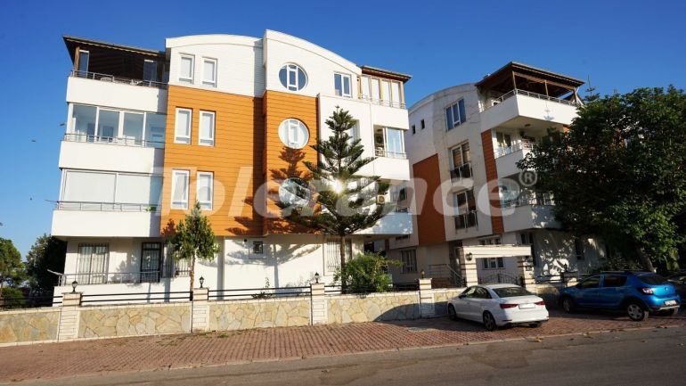 Apartment in Konyaaltı, Antalya with sea view with pool - buy realty in Turkey - 96013