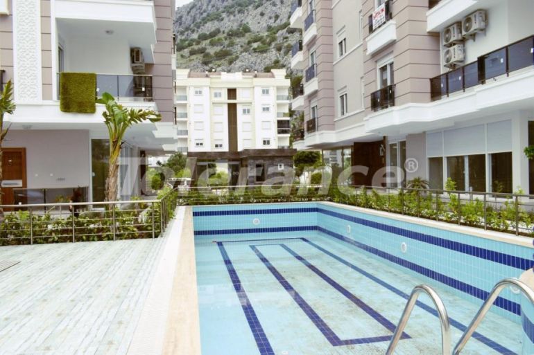 Apartment in Konyaaltı, Antalya with pool - buy realty in Turkey - 96361