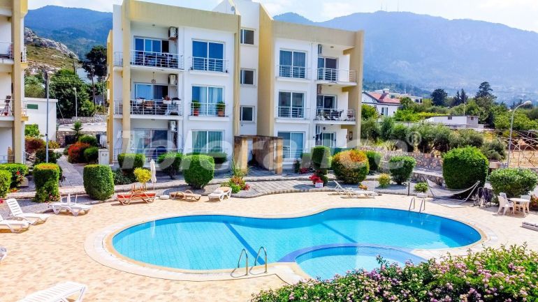 Appartement in Kyrenie, Noord-Cyprus zwembad - onroerend goed kopen in Turkije - 108173