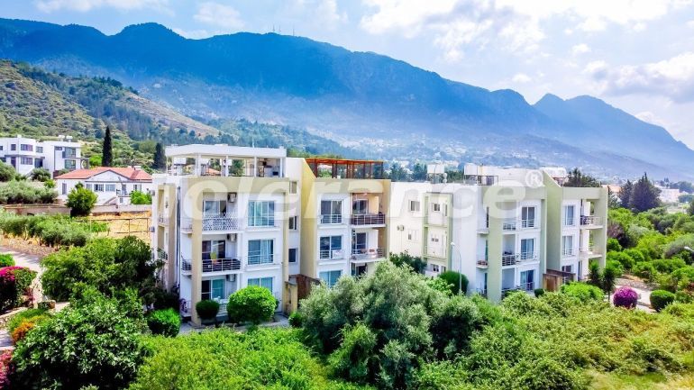 Appartement in Kyrenie, Noord-Cyprus zwembad - onroerend goed kopen in Turkije - 108175