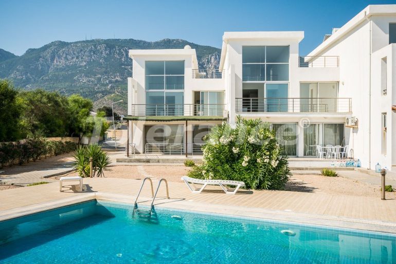 Apartment in Kyrenia, Northern Cyprus with sea view with pool with installment - buy realty in Turkey - 71135