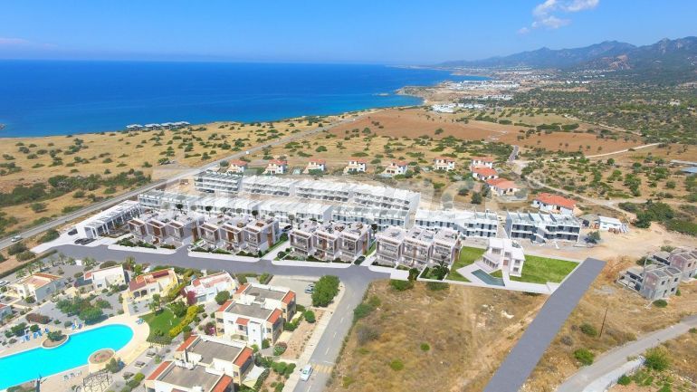 Apartment from the developer in Kyrenia, Northern Cyprus with sea view with pool with installment - buy realty in Turkey - 76769