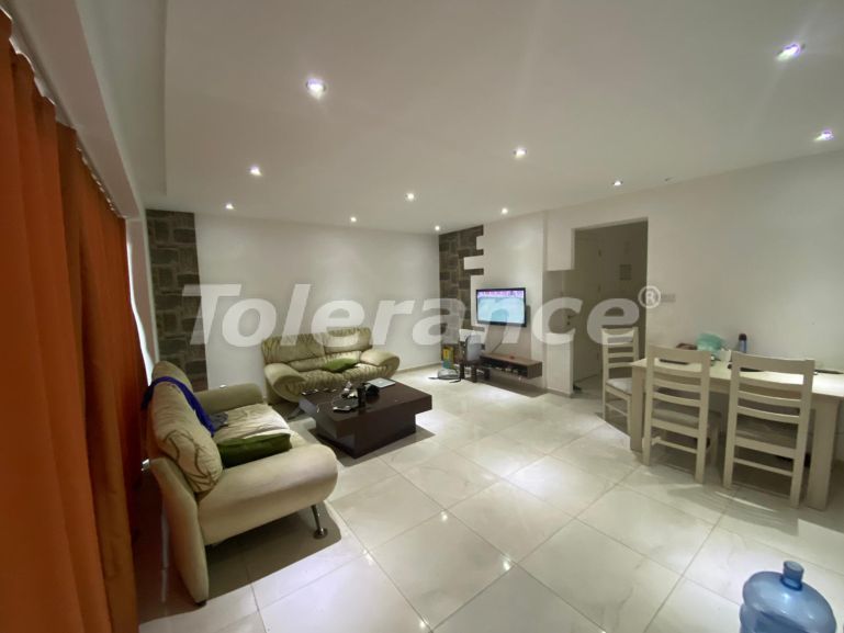 Apartment in Kyrenia, Northern Cyprus - buy realty in Turkey - 76941