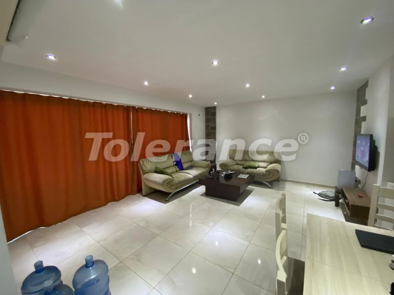Apartment in Kyrenia, Northern Cyprus - buy realty in Turkey - 76943