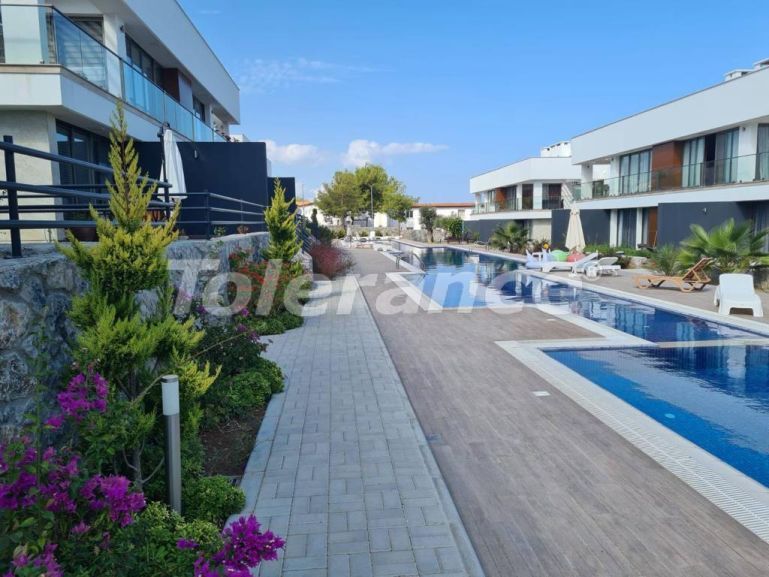 Apartment in Kyrenia, Northern Cyprus with pool - buy realty in Turkey - 81930