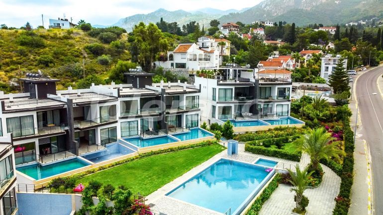 Appartement in Kyrenie, Noord-Cyprus zeezicht zwembad - onroerend goed kopen in Turkije - 85056